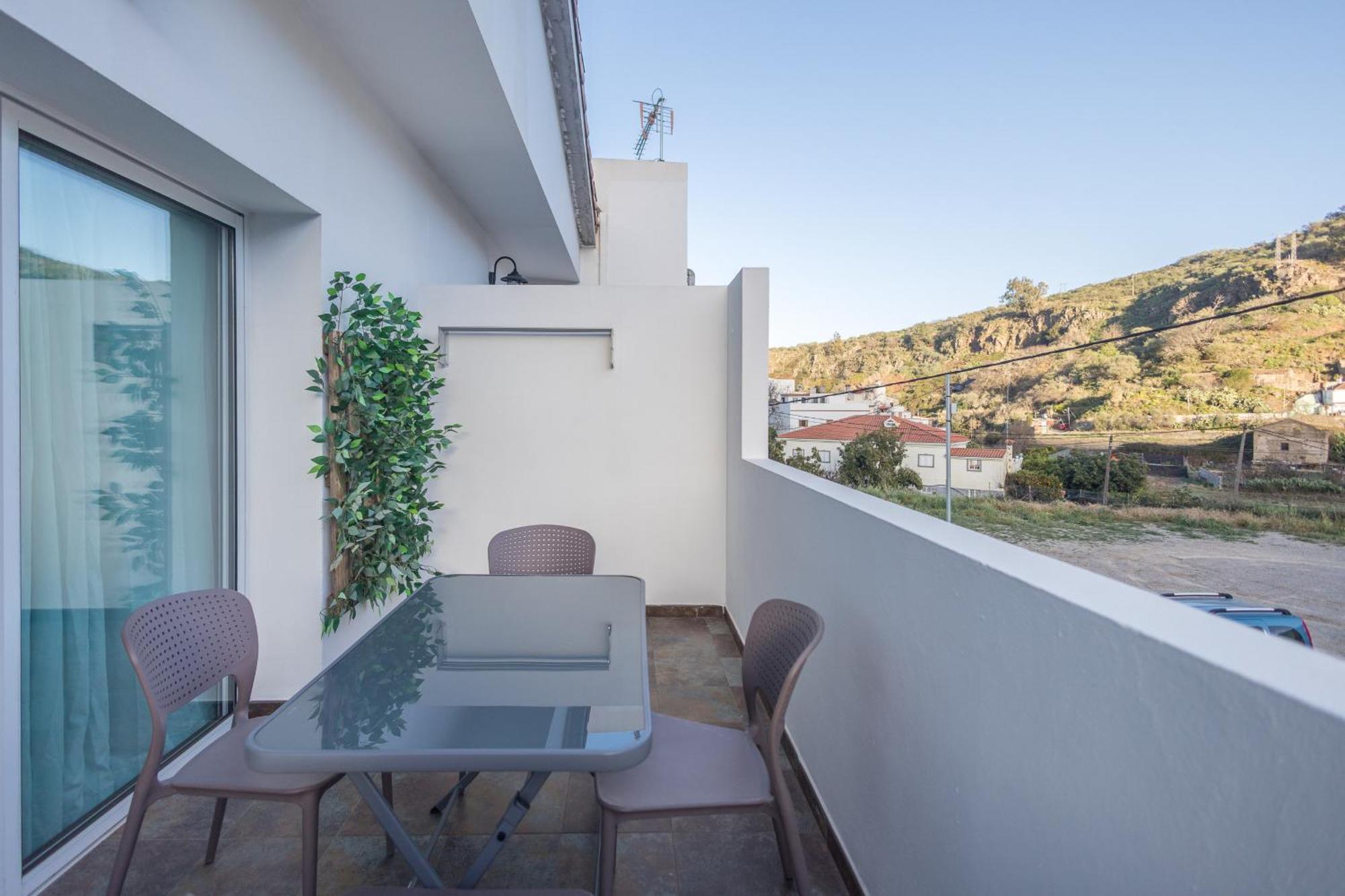 Balcon De La Mina Suites - Aircon And Terrace With Views ベガ・デ・サン・マテオ エクステリア 写真